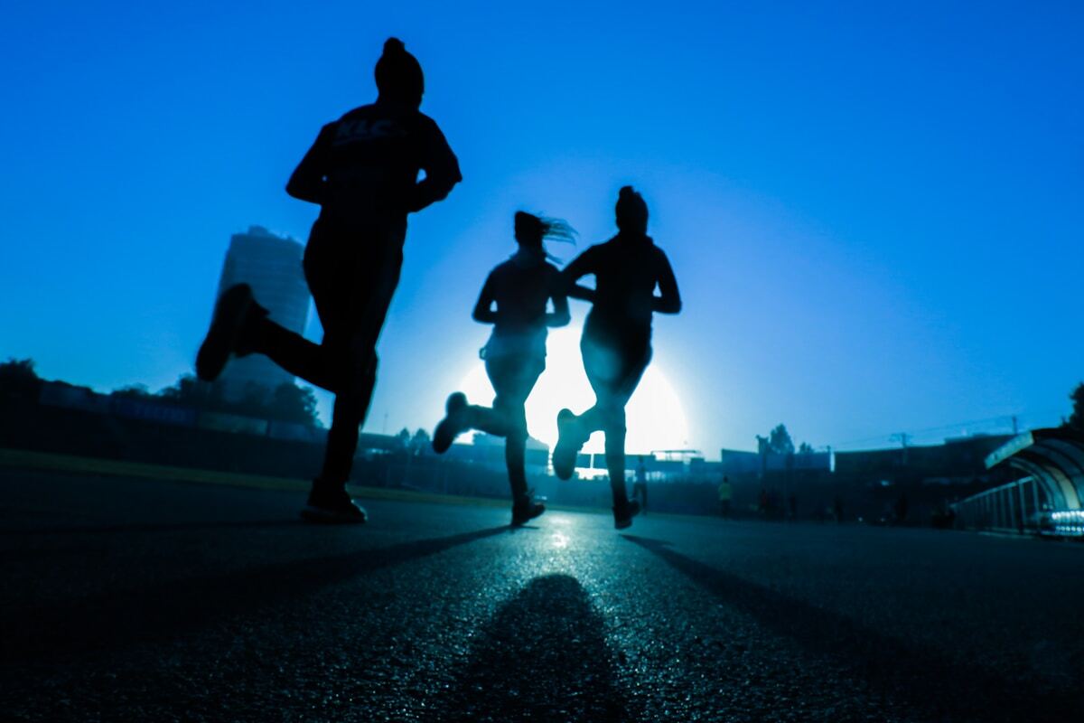 Juoksijoita maratonilla